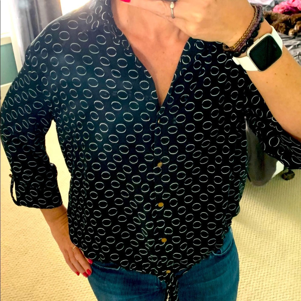 Beautiful, flattering blouse